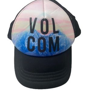 Volcom mountain and sky hat